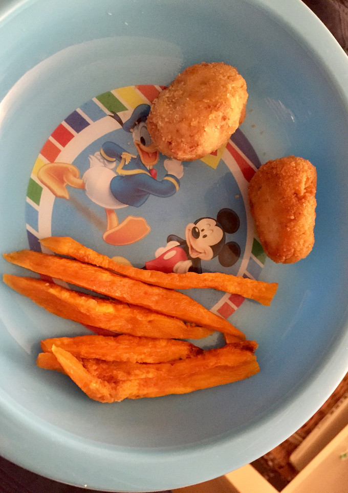 Una foto de Croquetas en thermomix y boniatos asados en el microondas