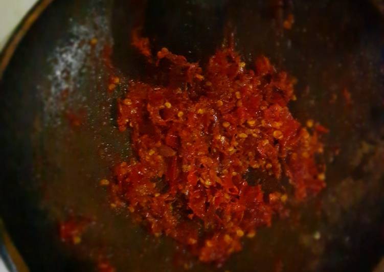 Cara Gampang Menyiapkan Sambal Cabe Merah, Menggugah Selera