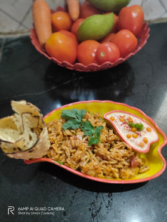 વેજ તવા પુલાવ (Veg Tawa Pulav Recipe in Gujrati) રેસીપી મુખ્ય ફોટો