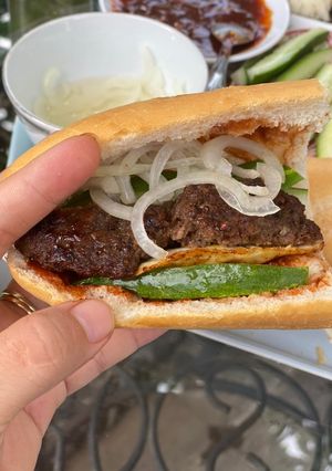 Hình của món Bánh mì bò nướng.