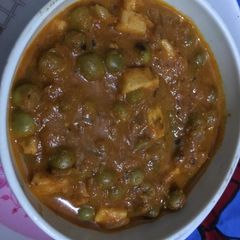 A picture of Matar paneer masala.