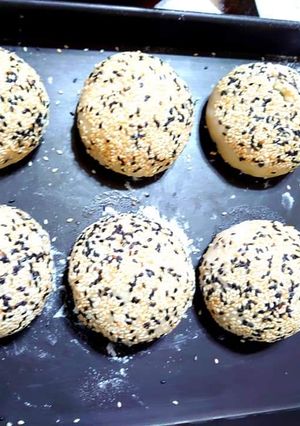 A picture of Pepper Buns (Hu Jiao Bing).