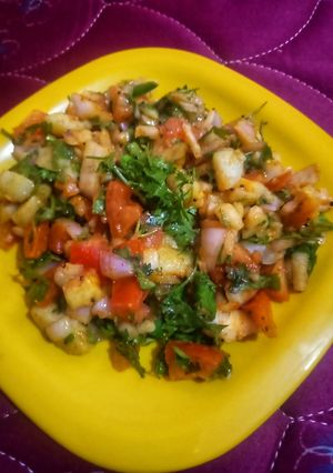 सलाड (salad recipe in marathi) रेसिपी चे मुख्य फोटो 
