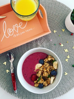 Foto di Smoothie ai frutti di bosco e crunchy muesli