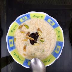 A picture of Sheer khurma.
