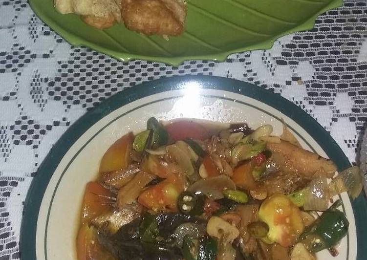 Ikan gabus tumis cabe ijo
