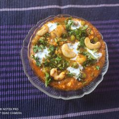 A picture of Shahi khoya makhane.