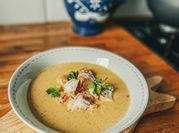 A picture of creamy cauliflower soup