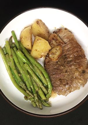 Hình của món [Giảm cân - eat clean #D_29] Bò bít tết/ steak sốt tiêu đen (372calo).