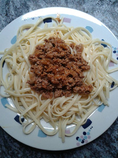Una foto de Tallarines con carne picada