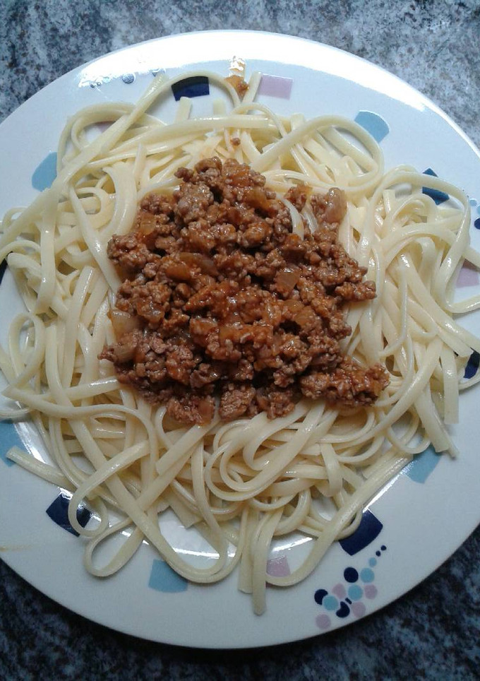Una foto de Tallarines con carne picada