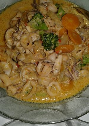 Foto resep Gulai cumi simple.