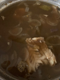 Una foto de Sopa de pescado y cebollas cocidas