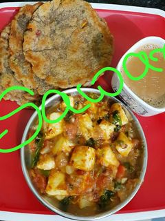 कचौड़ी और आलू पनीर की सब्जी (kachodi aur aloo paneer ki sabji recipe in Hindi) रेसिपी मुख्य फोटो