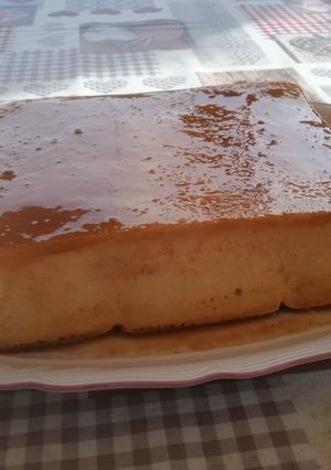 Una foto de Tarta de melocotón en almíbar