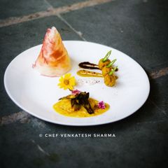 A picture of Sambhar dosa.