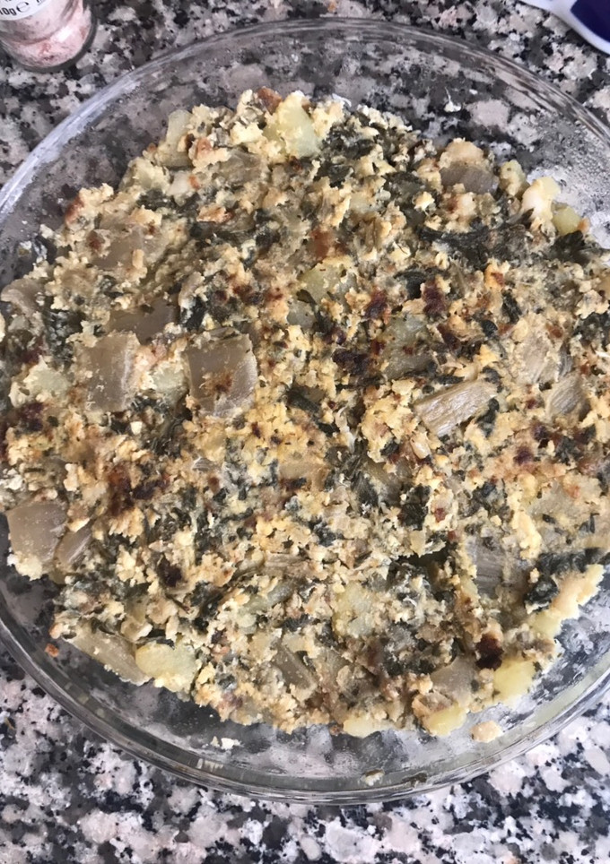 Una foto de Acelgas, bacalao y patatas