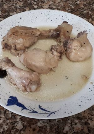 Una foto de Pollo al ajillo