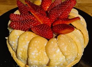 Une photo de Charlotte chocolat fraises