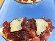Una foto de tostadas gourmet
