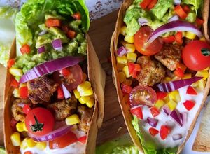 Une photo de Barquitas aux boulettes et sauce blanche