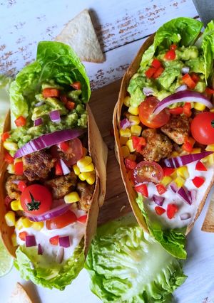 Une photo de Barquitas aux boulettes et sauce blanche