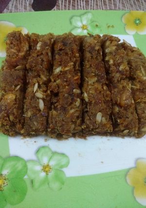 A picture of Dry fruits bars.