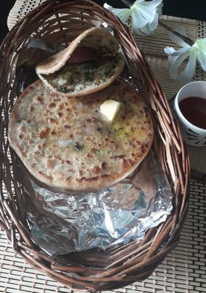 A picture of Gobhi ka paratha.