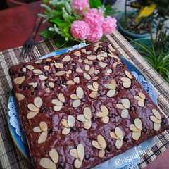 A picture of Fudgy Brownies.