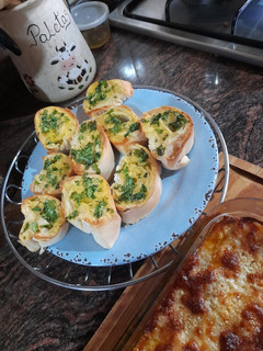 Una foto de Pan de ajo (O pan al ajillo)