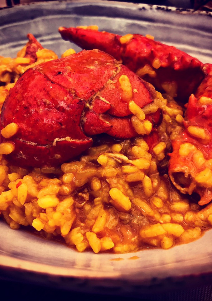 Una foto de Arroz meloso de bogavante 🦞