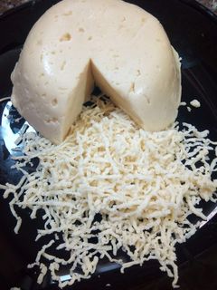 صورة لوصفة جبن أحمر منزلي بنين 😋😋😋