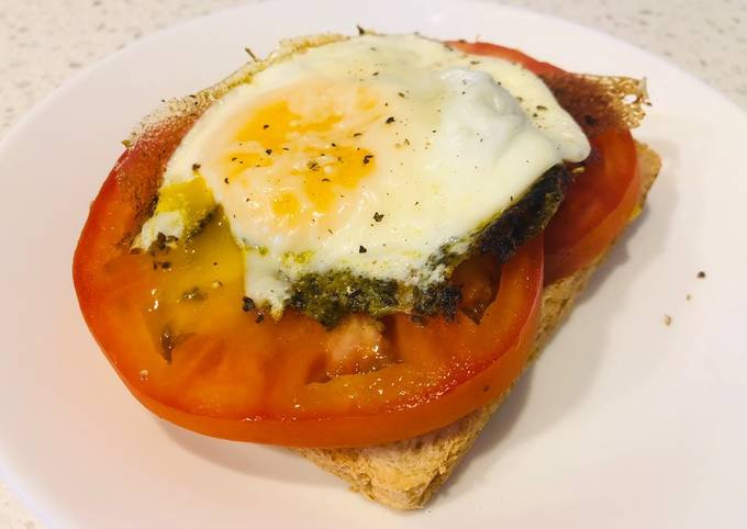 Recipe: Perfect Pesto Egg Sandwich