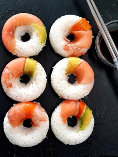 Una foto de Sushi Donuts