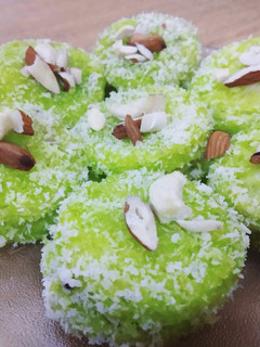 ब्रेड चमचम (Bread chamcham recipe in Hindi) रेसिपी मुख्य फोटो