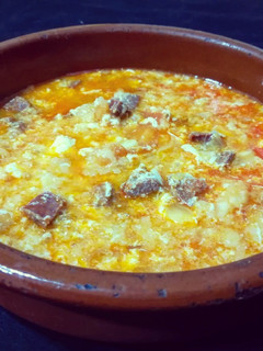 Una foto de Sopa de ajos con chorizo