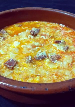A picture of Garlic Soup with Chorizo.