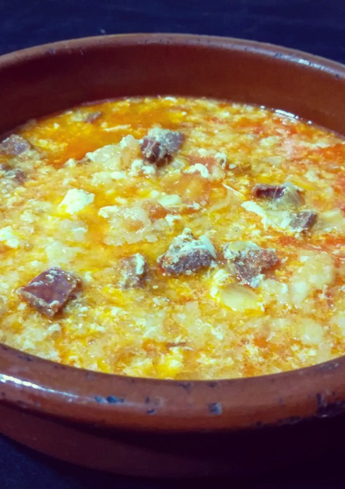 Una foto de Sopa de ajos con chorizo