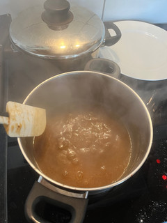 A picture of 2-Ingredient Date Syrup.