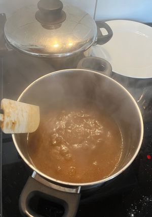 A picture of 2-Ingredient Date Syrup.