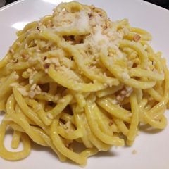 A picture of Lemon, walnut and Parmesan spaghetti.