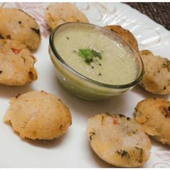 A picture of Rava Appe/ Appam.
