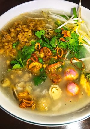 Hình của món Cháo thịt bằm nấm rơm ăn kèm dưa mắm giá hẹ.