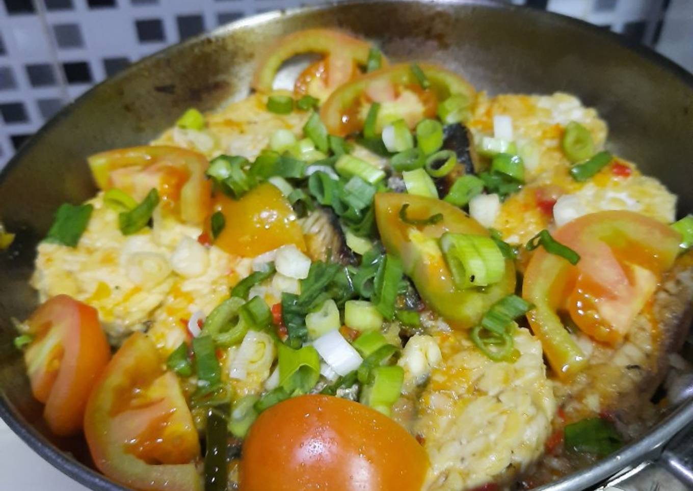 Seng geseng tempe ikan cuek