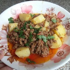 A picture of Qeema Aloo.