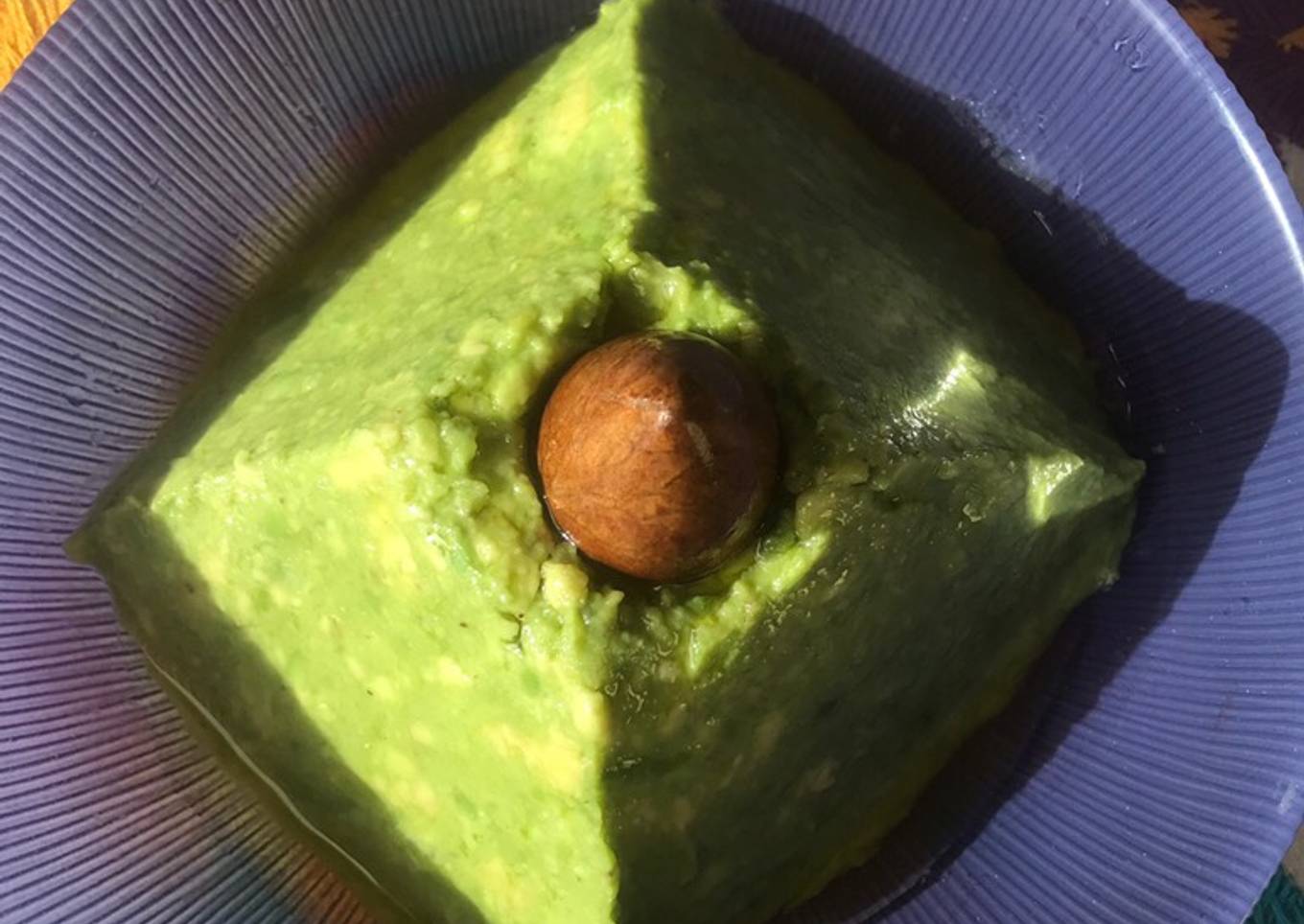 Pirámide de guacamole con pimienta de Sichoan