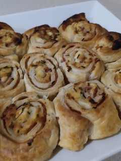 Una foto de Rollitos de bacon y queso