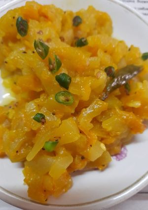লাউ ঘন্ট (lau ghonto recipe in Bengali) রেসিপির প্রধান ছবি