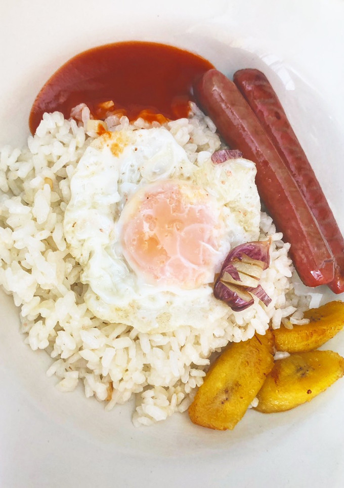 Una foto de 🌿Arroz a la cubana 🌿
