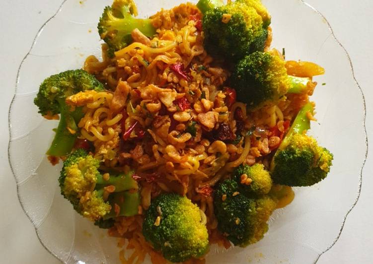 Resep Mie goreng brokoli pedas Anti Gagal